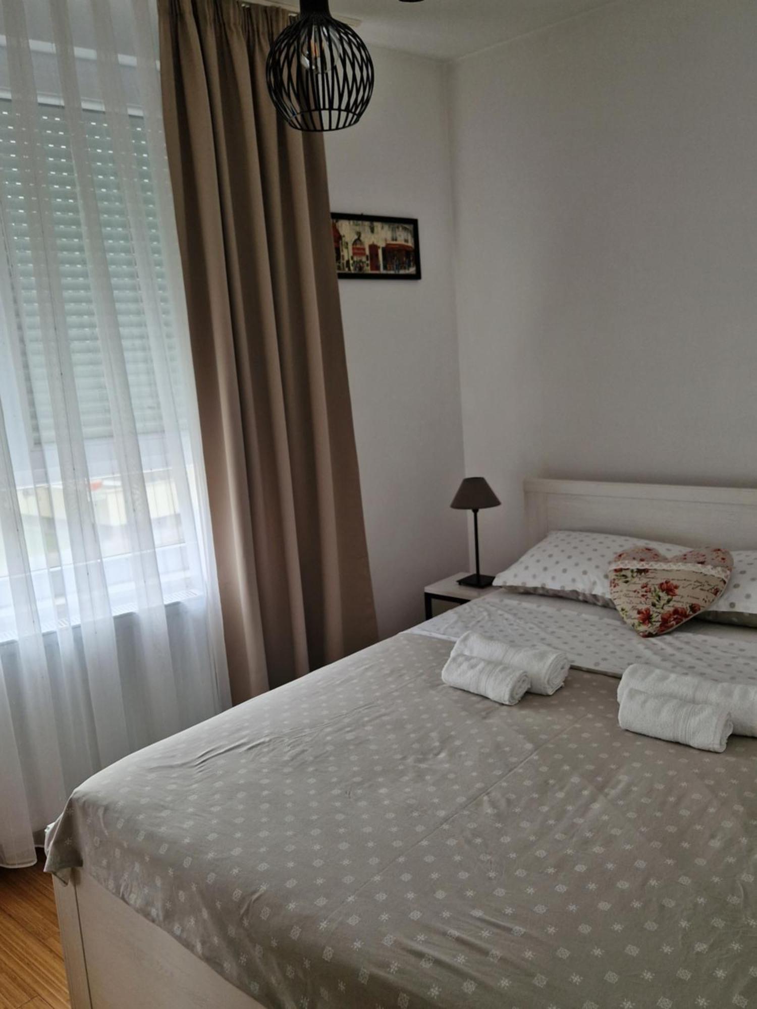 Apartment Rose Сесвете Экстерьер фото
